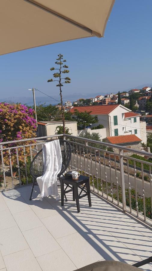 Apartments With Sea View Stomorska Exterior foto